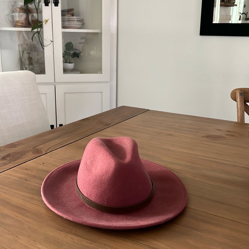 Free people hat - mauve pink with strap
